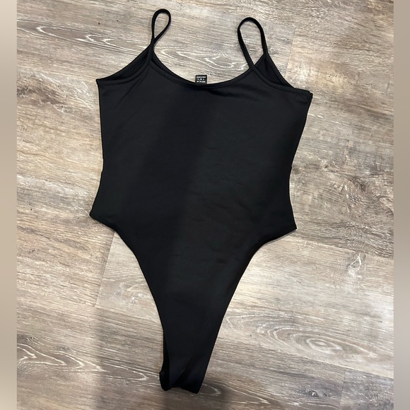 SHEIN Bodysuit - Picture 3 of 4